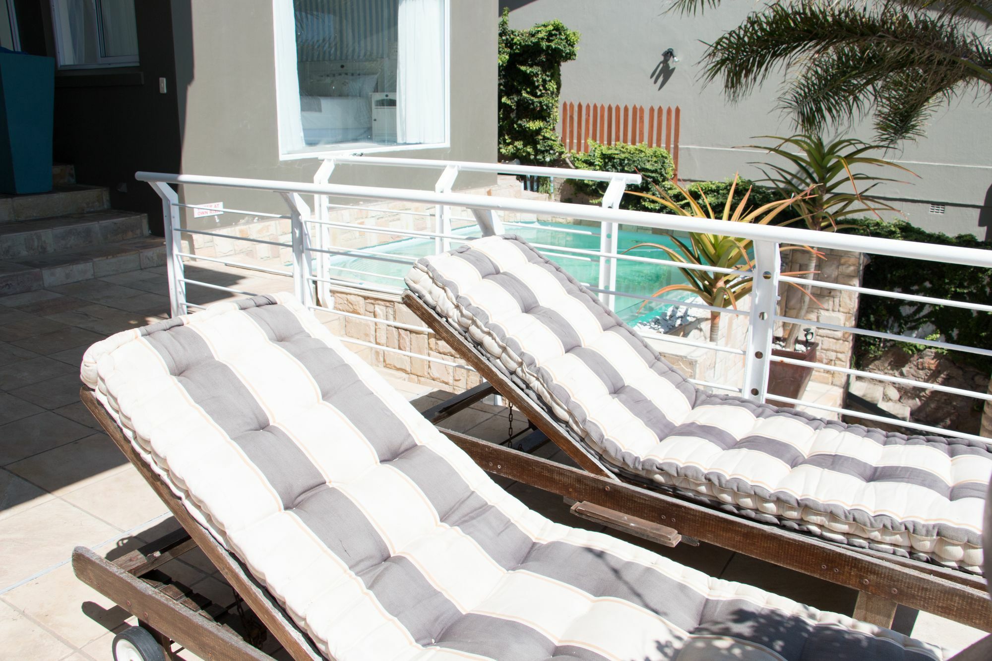 4 On Montagu Accommodation モーセル・ベイ エクステリア 写真