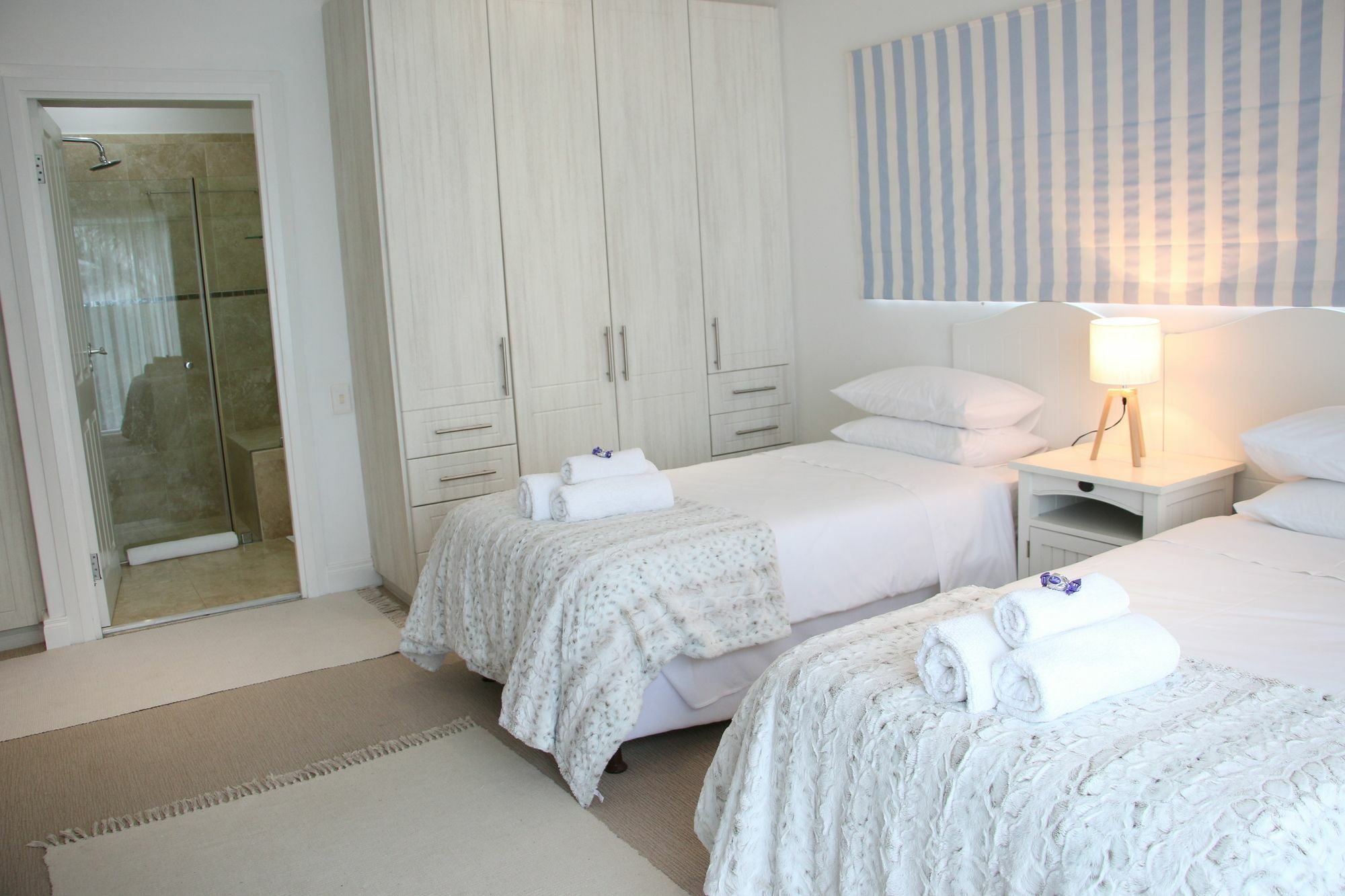 4 On Montagu Accommodation モーセル・ベイ エクステリア 写真