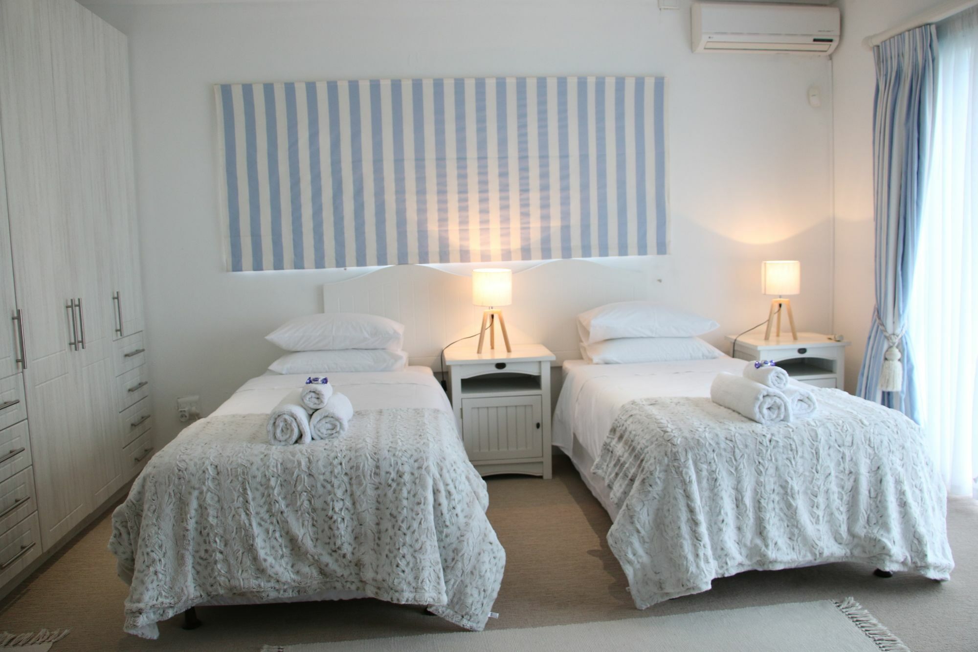 4 On Montagu Accommodation モーセル・ベイ エクステリア 写真