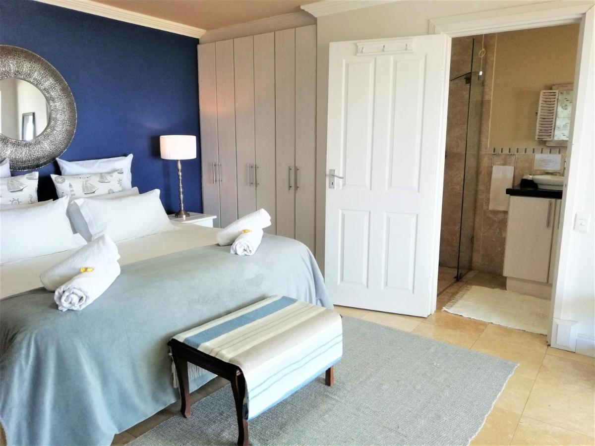 4 On Montagu Accommodation モーセル・ベイ エクステリア 写真