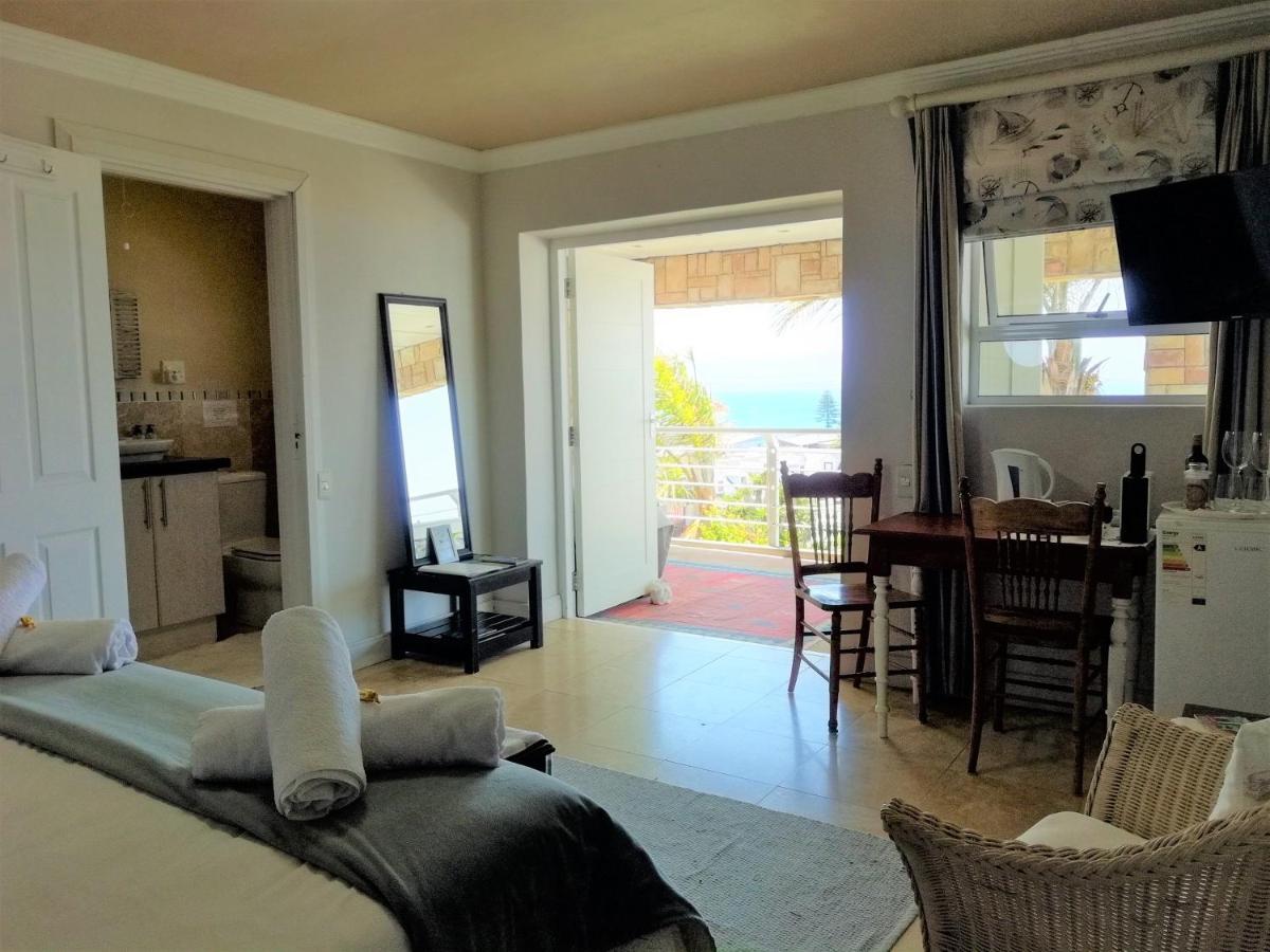 4 On Montagu Accommodation モーセル・ベイ エクステリア 写真